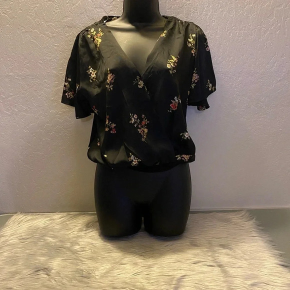 Haute Monde Black & Floral Satin One Piece Blouse - Picture 2 of 11